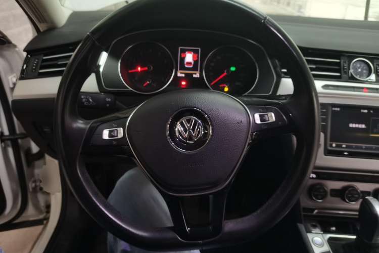 Used Volkswagen Variant 2017 380TSI Two-Wheel Drive Comfort Edition Steering Wheel