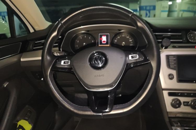 Used Volkswagen Variant 2017 380TSI Two-Wheel Drive Comfort Edition Steering Wheel