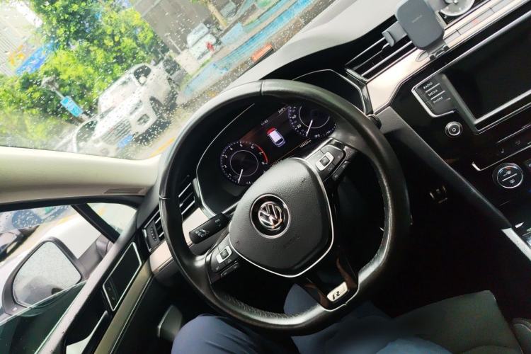 Used Volkswagen Variant 2017 380TSI Two-Wheel Drive Comfort Edition Steering Wheel