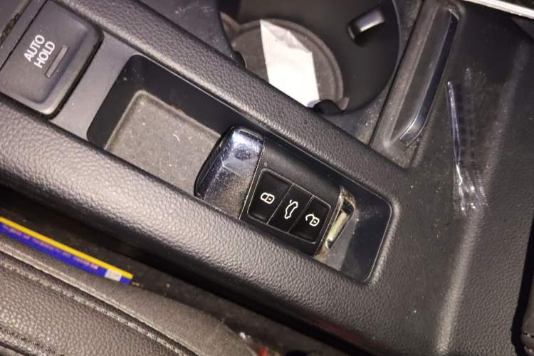 Used Volkswagen Variant 2017 380TSI Two-Wheel Drive Comfort Edition Vehicle Key