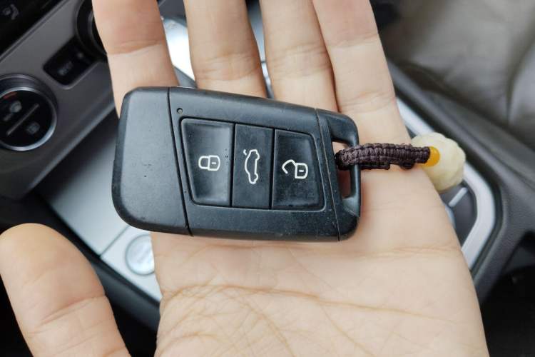 Used Volkswagen Variant 2017 380TSI Two-Wheel Drive Comfort Edition Vehicle Key