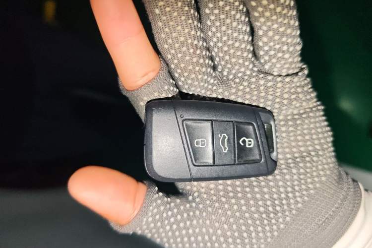 Used Volkswagen Variant 2017 380TSI Two-Wheel Drive Comfort Edition Vehicle Key