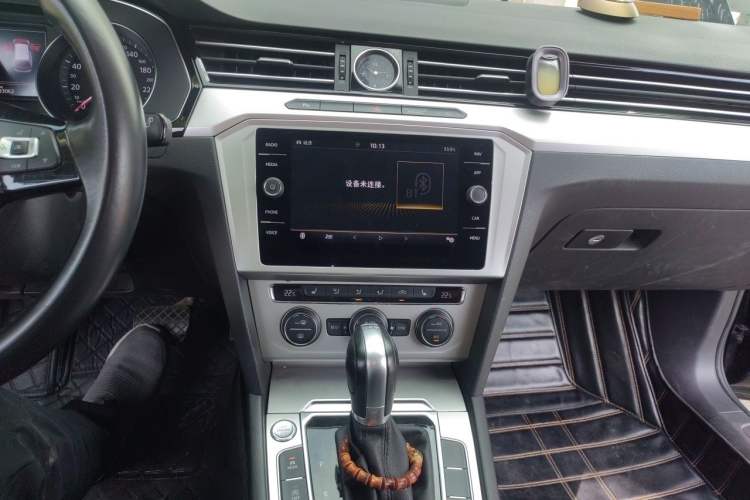 Used Volkswagen Variant 2018 380TSI Two-Wheel Drive Comfort Edition Audio And AC Panel