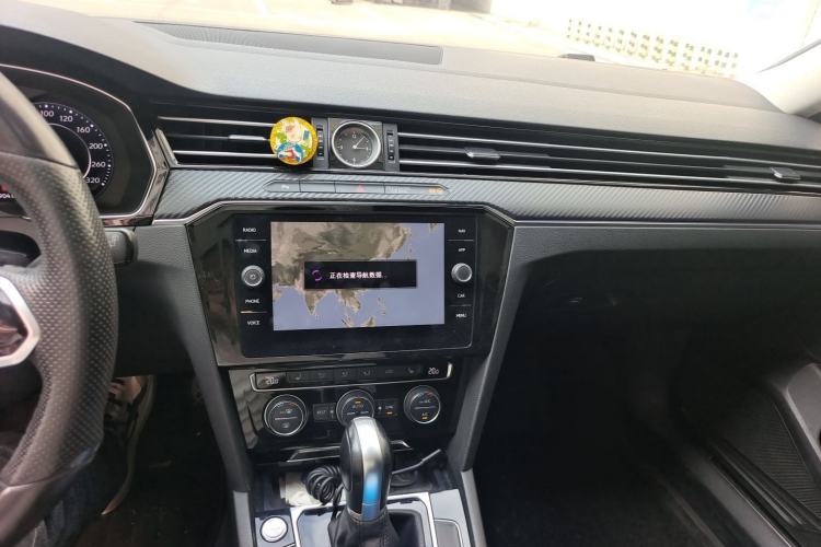 Used Volkswagen Variant 2018 380TSI Two-Wheel Drive Comfort Edition Audio And AC Panel