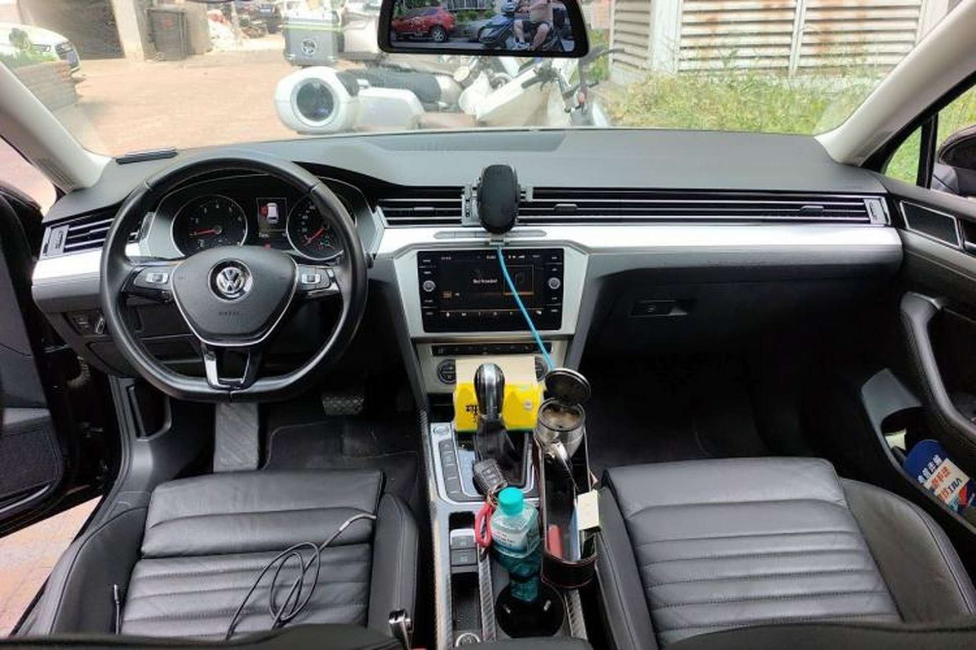 Used Volkswagen Variant 2018 380TSI Two-Wheel Drive Comfort Edition Center Console