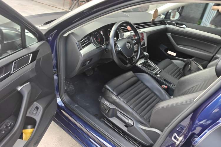 Used Volkswagen Variant 2018 380TSI Two-Wheel Drive Comfort Edition Driver Seat