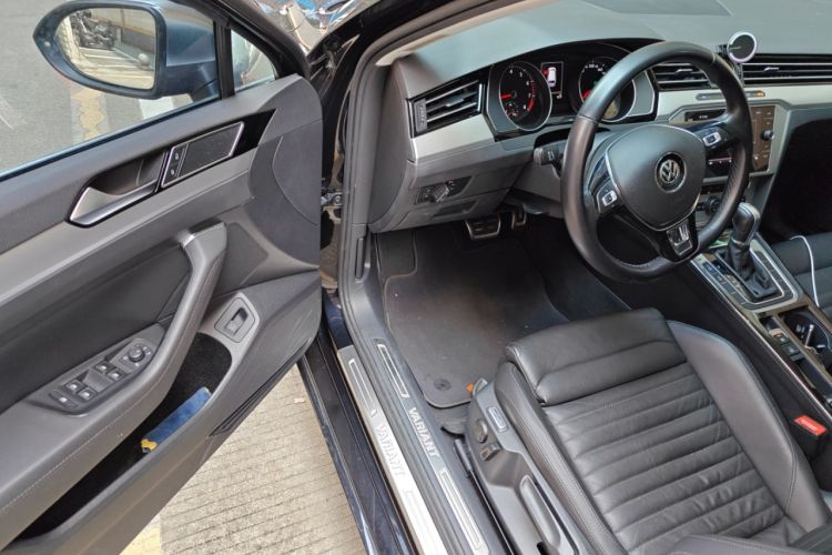 Used Volkswagen Variant 2018 380TSI Two-Wheel Drive Comfort Edition Driver Seat