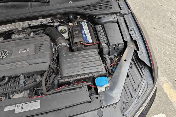 Used Volkswagen Variant 2018 380TSI Two-Wheel Drive Comfort Edition Engine Bay Left