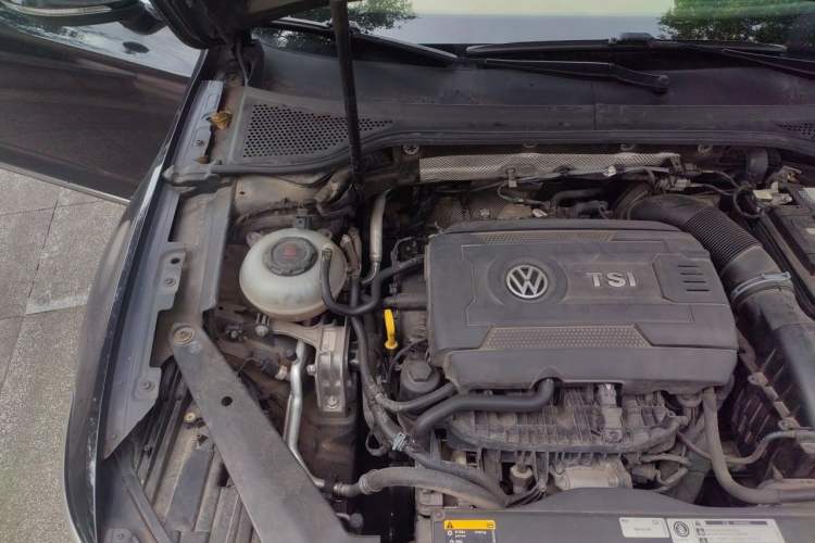 Used Volkswagen Variant 2018 380TSI Two-Wheel Drive Comfort Edition Engine Bay Right