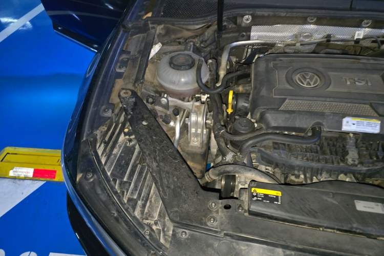 Used Volkswagen Variant 2018 380TSI Two-Wheel Drive Comfort Edition Engine Bay Right