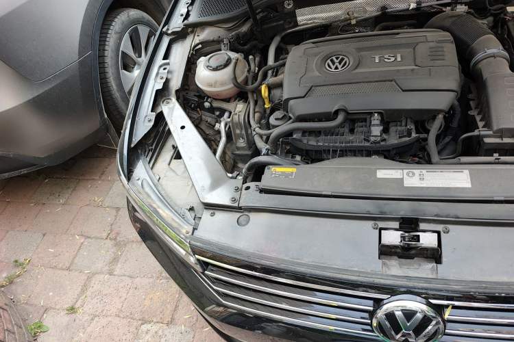 Used Volkswagen Variant 2018 380TSI Two-Wheel Drive Comfort Edition Engine Bay Right