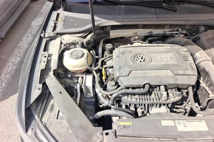 Used Volkswagen Variant 2018 380TSI Two-Wheel Drive Comfort Edition Engine Bay Right
