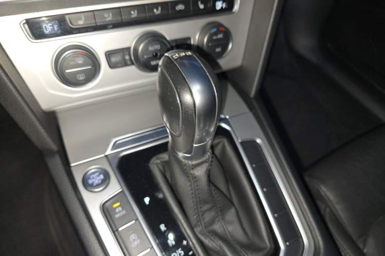Used Volkswagen Variant 2018 380TSI Two-Wheel Drive Comfort Edition Gear Lever