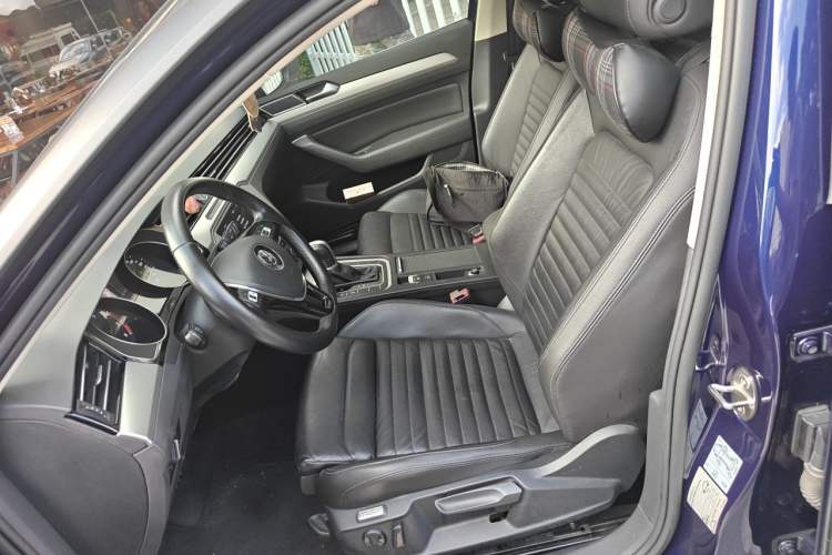 Used Volkswagen Variant 2018 380TSI Two-Wheel Drive Comfort Edition Left Front Seat