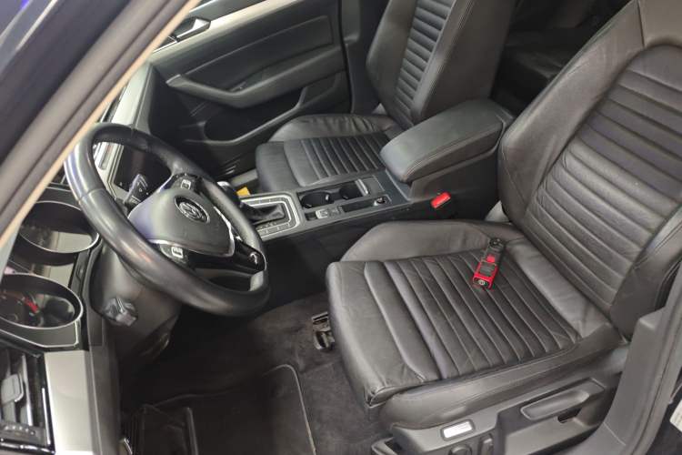 Used Volkswagen Variant 2018 380TSI Two-Wheel Drive Comfort Edition Left Front Seat
