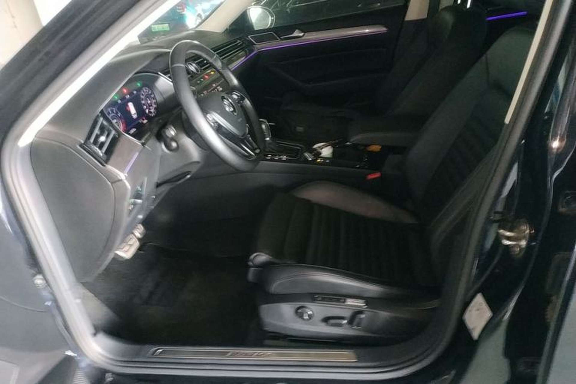 Used Volkswagen Variant 2018 380TSI Four-Wheel Drive Longitudinal Version Left Front Seat