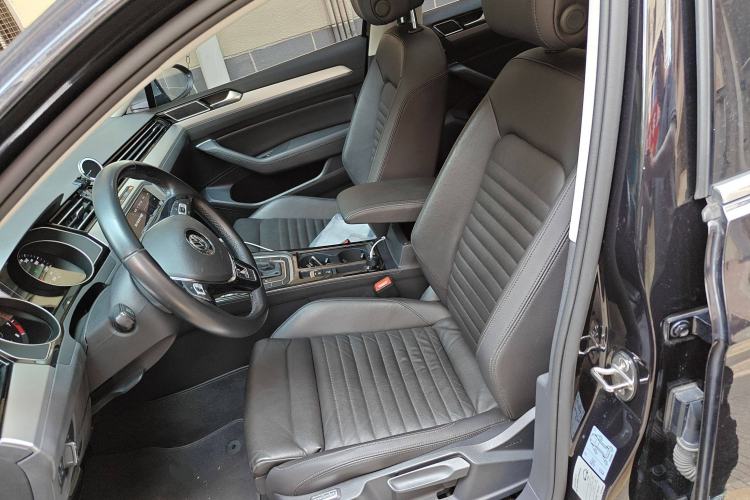 Used Volkswagen Variant 2018 380TSI Two-Wheel Drive Comfort Edition Left Front Seat