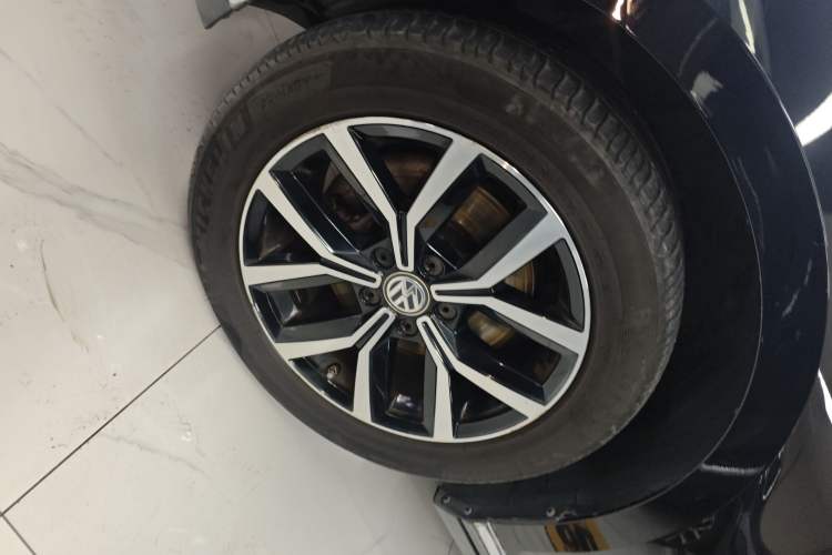 Used Volkswagen Variant 2018 380TSI Two-Wheel Drive Comfort Edition Left Front Wheel Hub