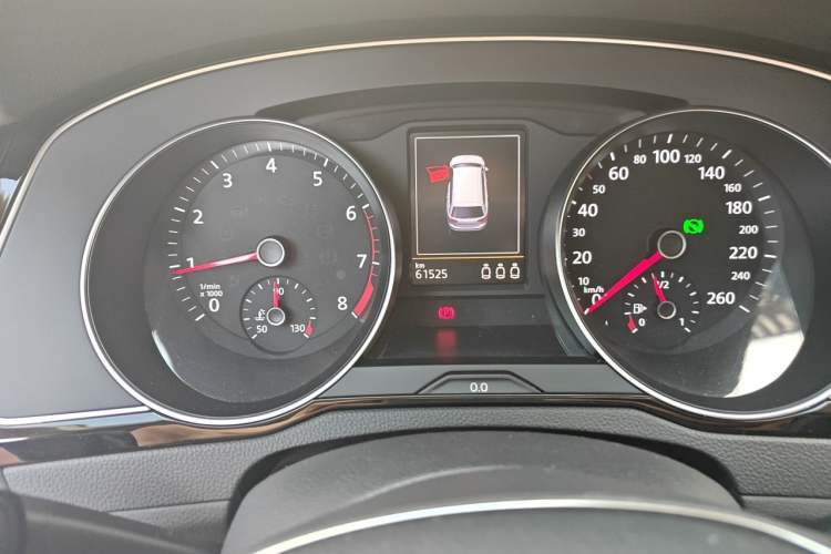 Used Volkswagen Variant 2018 380TSI Two-Wheel Drive Comfort Edition Odometer Close Up