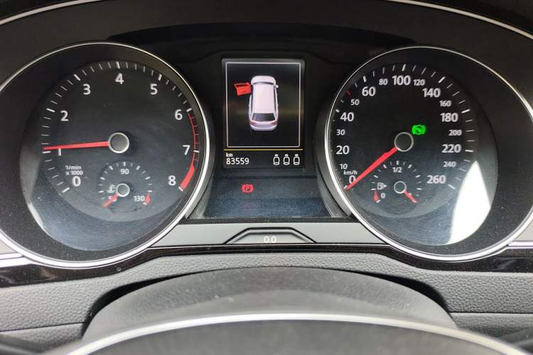 Used Volkswagen Variant 2018 380TSI Two-Wheel Drive Comfort Edition Odometer Close Up