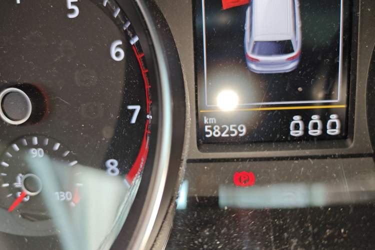 Used Volkswagen Variant 2018 380TSI Two-Wheel Drive Comfort Edition Odometer Close Up