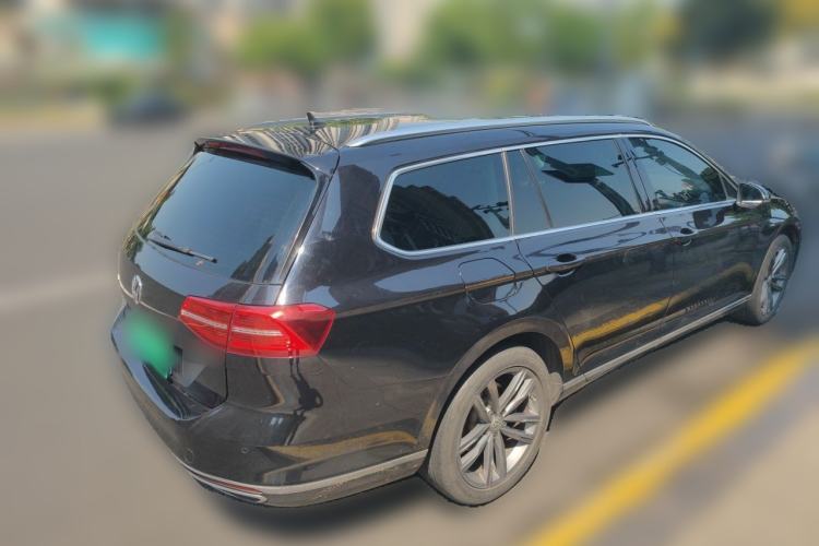 Used Volkswagen Variant 2018 380TSI Two-Wheel Drive R-Line Version Rear Right 45 Deg