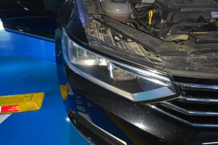 Used Volkswagen Variant 2018 380TSI Two-Wheel Drive Comfort Edition Right Front Headlight