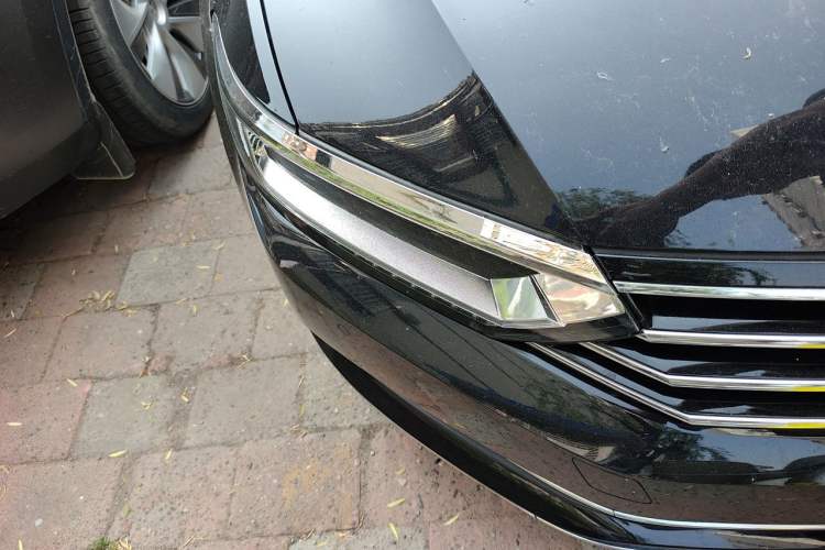 Used Volkswagen Variant 2018 380TSI Two-Wheel Drive Comfort Edition Right Front Headlight