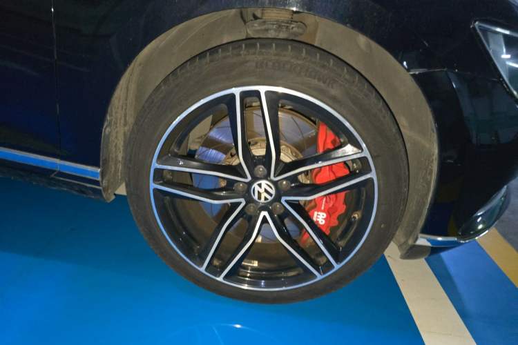 Used Volkswagen Variant 2018 380TSI Two-Wheel Drive Comfort Edition Right Front Wheel Hub