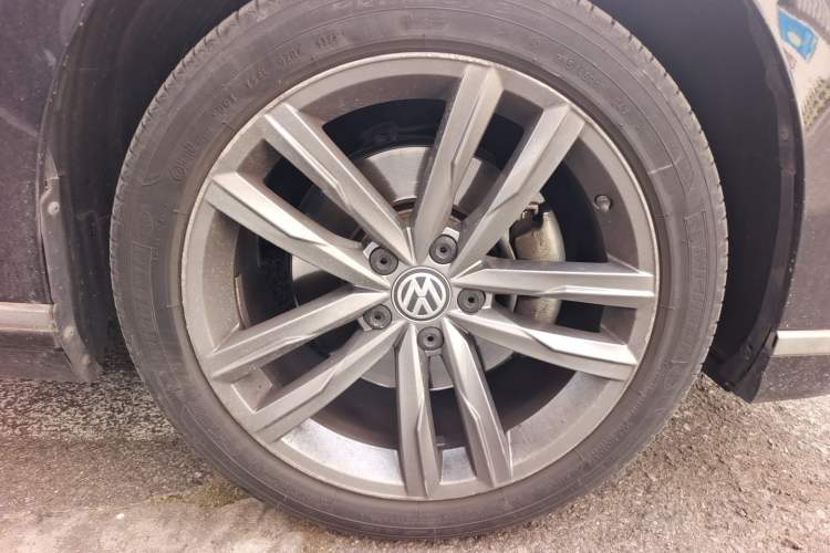 Used Volkswagen Variant 2018 380TSI Two-Wheel Drive Comfort Edition Right Front Wheel Hub