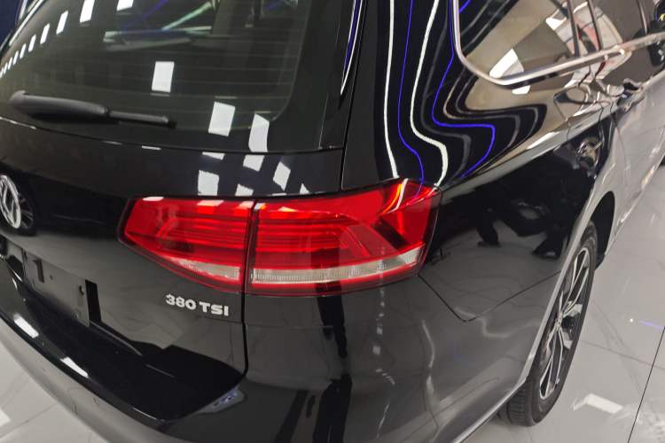 Used Volkswagen Variant 2018 380TSI Two-Wheel Drive Comfort Edition Right Rear Taillight