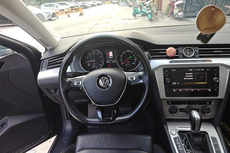 Used Volkswagen Variant 2018 380TSI Two-Wheel Drive Comfort Edition Steering Wheel