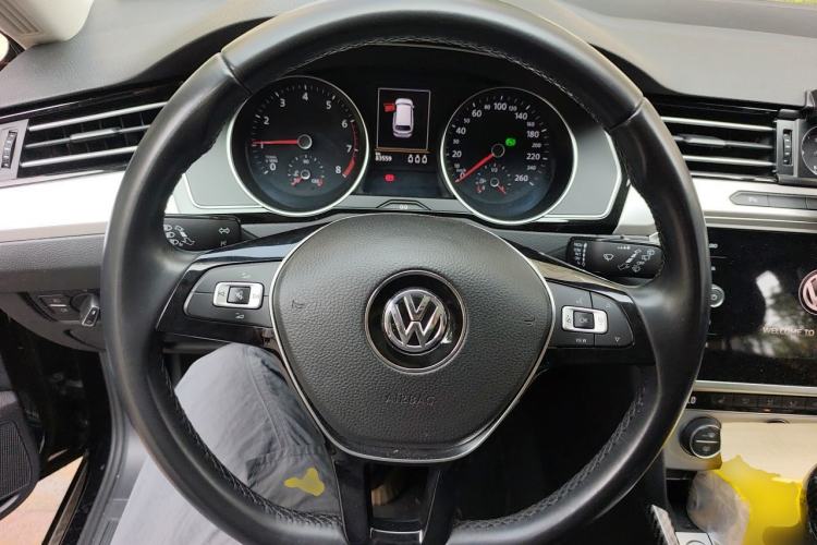 Used Volkswagen Variant 2018 380TSI Two-Wheel Drive Comfort Edition Steering Wheel