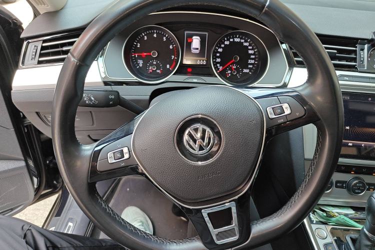 Used Volkswagen Variant 2018 380TSI Two-Wheel Drive Comfort Edition Steering Wheel