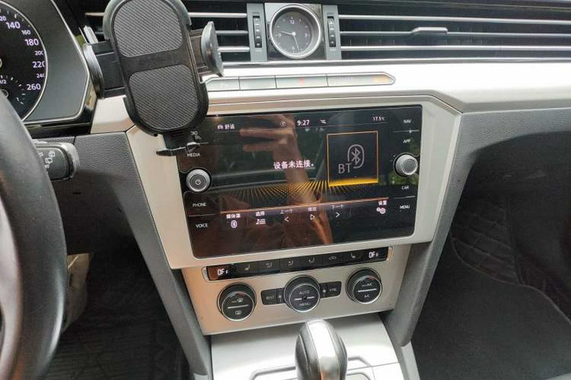 Used Volkswagen Variant 2018 380TSI Two-Wheel Drive Comfort Edition Audio And AC Panel