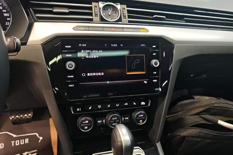 Used Volkswagen Variant 2018 380TSI Two-Wheel Drive Comfort Edition Audio And AC Panel