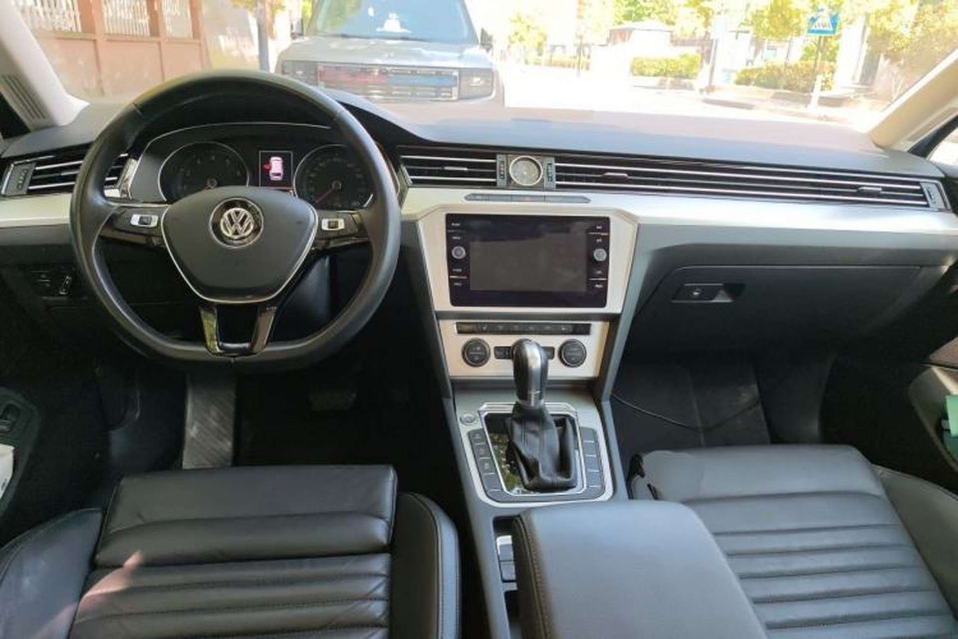 Used Volkswagen Variant 2018 380TSI Two-Wheel Drive Comfort Edition Center Console