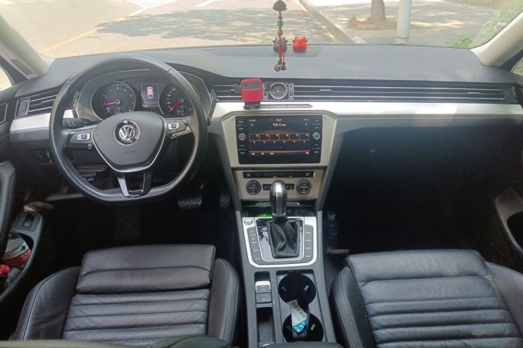 Used Volkswagen Variant 2018 380TSI Two-Wheel Drive Comfort Edition Center Console