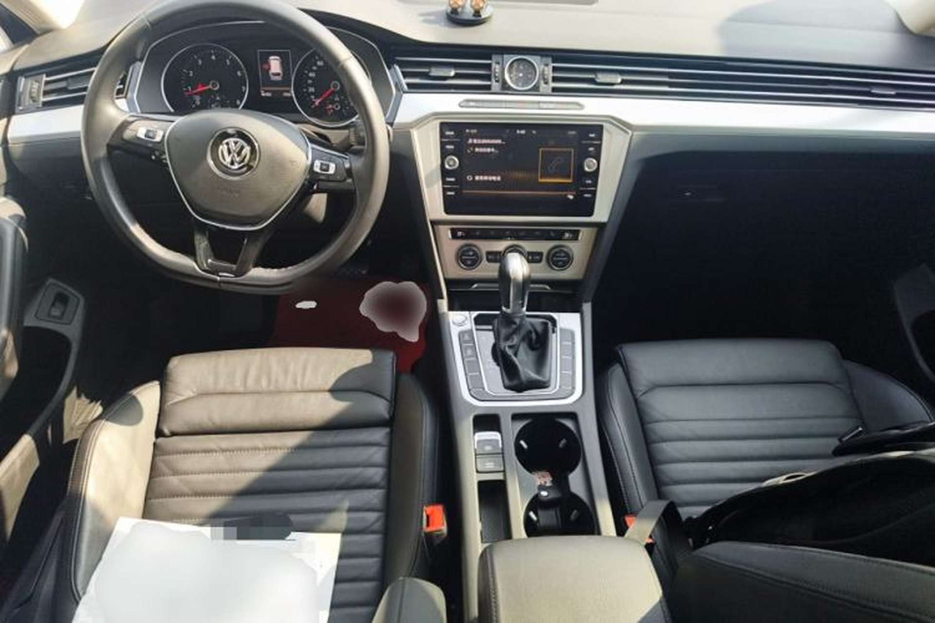 Used Volkswagen Variant 2018 380TSI Two-Wheel Drive Comfort Edition Center Console