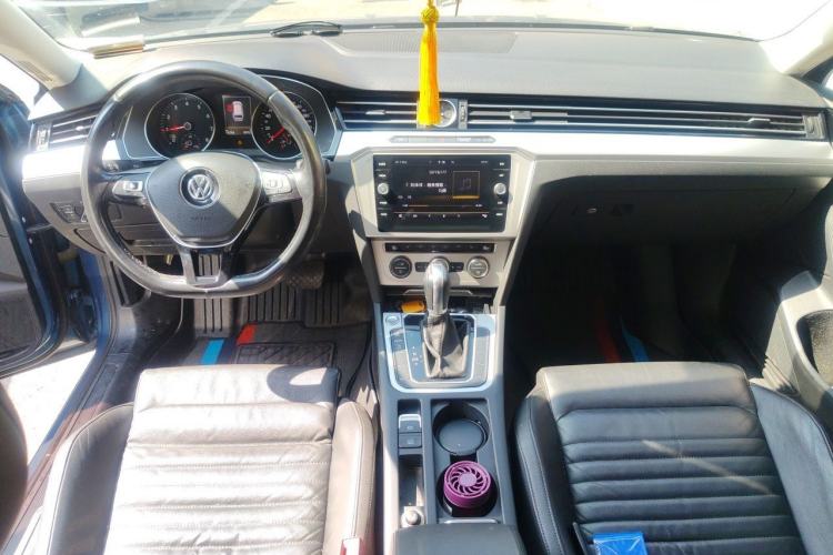 Used Volkswagen Variant 2018 380TSI Two-Wheel Drive Comfort Edition Center Console
