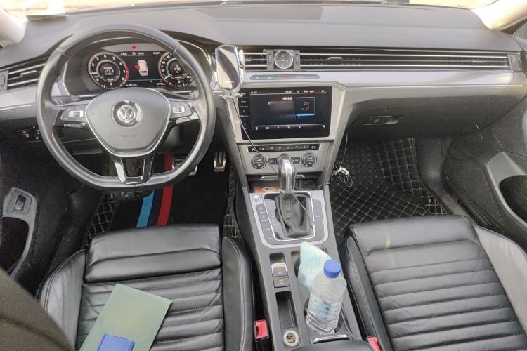 Used Volkswagen Variant 2018 380TSI Four-Wheel Drive Trail Edition Center Console