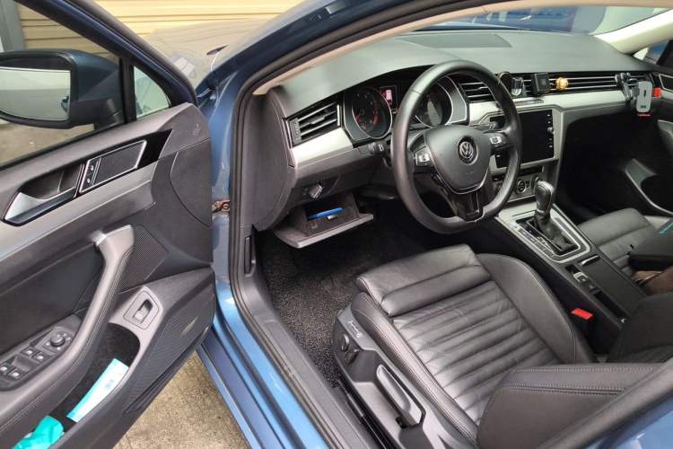 Used Volkswagen Variant 2018 380TSI Two-Wheel Drive Comfort Edition Driver Seat