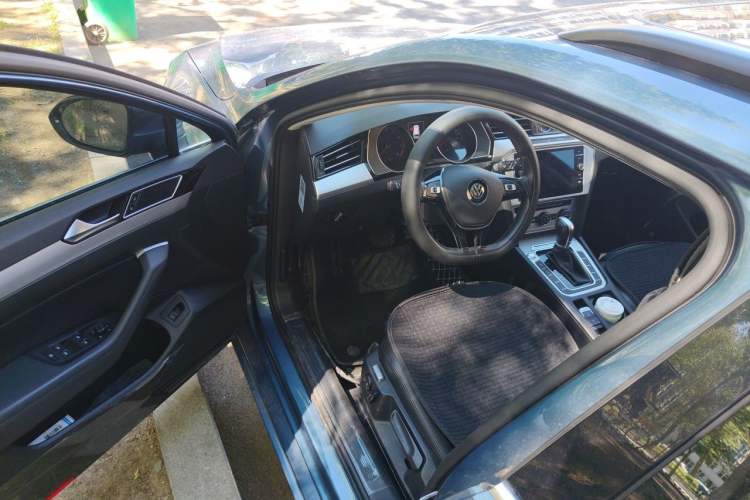 Used Volkswagen Variant 2018 380TSI Two-Wheel Drive Comfort Edition Driver Seat