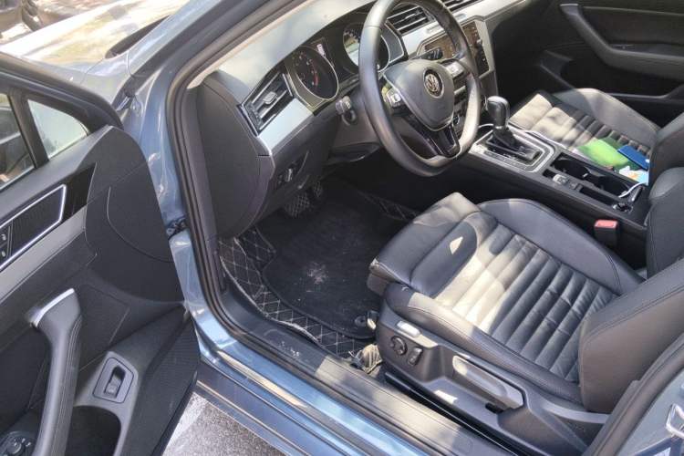 Used Volkswagen Variant 2018 380TSI Two-Wheel Drive Comfort Edition Driver Seat