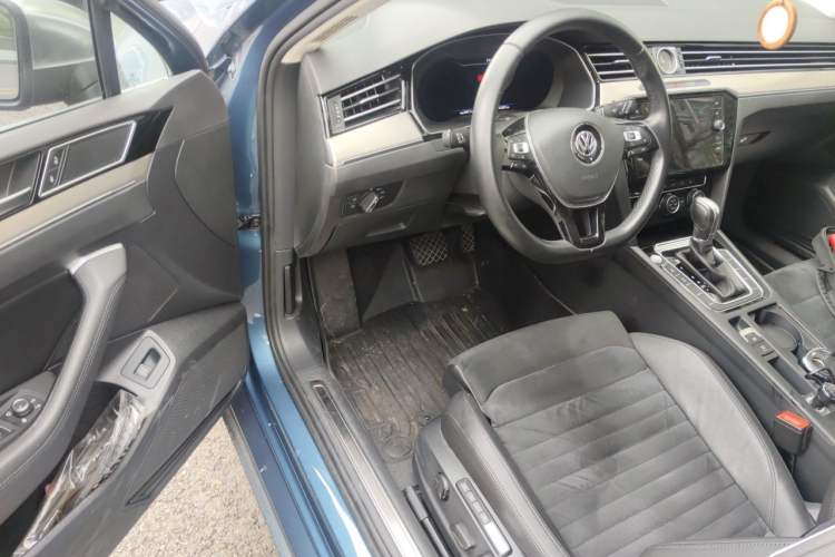 Used Volkswagen Variant 2018 380TSI Two-Wheel Drive Comfort Edition Driver Seat