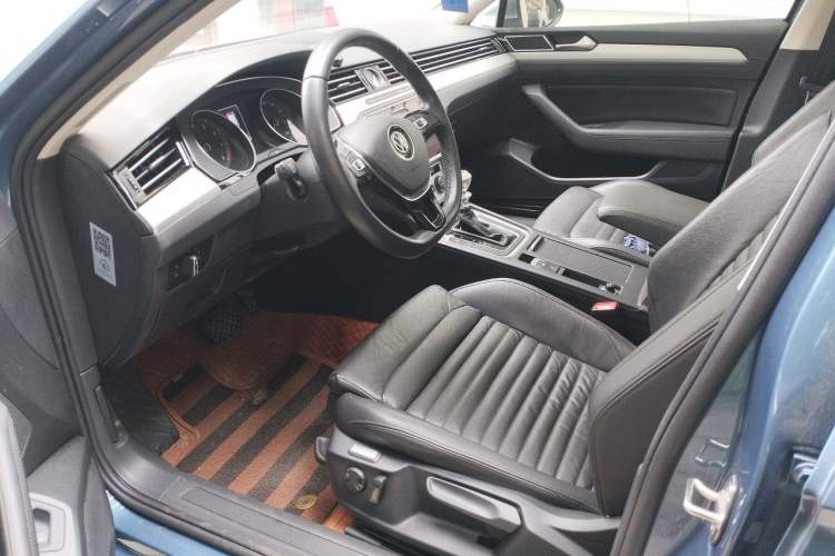 Used Volkswagen Variant 2018 380TSI Two-Wheel Drive Comfort Edition Driver Seat