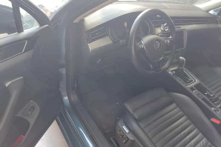Used Volkswagen Variant 2018 380TSI Two-Wheel Drive Comfort Edition Driver Seat