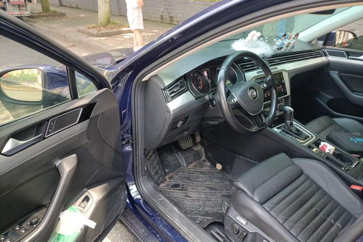 Used Volkswagen Variant 2018 380TSI Two-Wheel Drive Comfort Edition Driver Seat