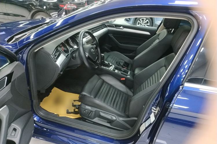 Used Volkswagen Variant 2018 380TSI Two-Wheel Drive Comfort Edition Driver Seat