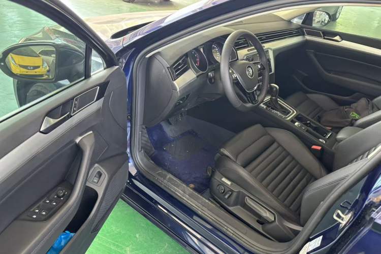 Used Volkswagen Variant 2018 380TSI Two-Wheel Drive Comfort Edition Driver Seat